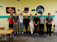 KOLEJNE MURALE OZDABIAJĄ KORYTARZE NASZEJ SZKOŁY